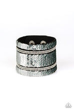 Load image into Gallery viewer, Paparazzi Accessories - MERMAID Service - Green
