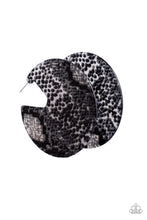 Load image into Gallery viewer, Paparazzi Accessories - Hit Or HISS - Black
