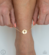 Load image into Gallery viewer, Paparazzi Accessories - Summer Shade - Gold
