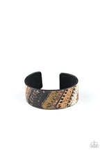 Load image into Gallery viewer, Paparazzi Accessories - Come Uncorked - White
