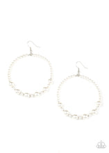 Load image into Gallery viewer, Paparazzi Accessories- Boss Posh - White

