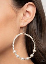 Load image into Gallery viewer, Paparazzi Accessories- Boss Posh - White
