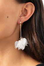 Load image into Gallery viewer, Paparazzi Accessories - Suspended In Time - Gold
