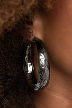 Load image into Gallery viewer, Paparazzi Accessories - Hey, HAUTE-Shot
