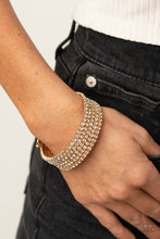 Load image into Gallery viewer, Paparazzi Accessories - The GLOW-Digger - Gold
