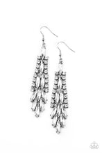 Load image into Gallery viewer, Paparazzi Accessories - Crown Heiress - White
