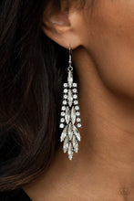 Load image into Gallery viewer, Paparazzi Accessories - Crown Heiress - White
